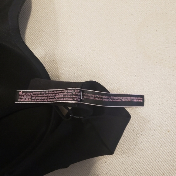 Victoria's Secret Bra Women's Size 34 Black Lined - Perfect Shape Model. - Picture 6 of 7